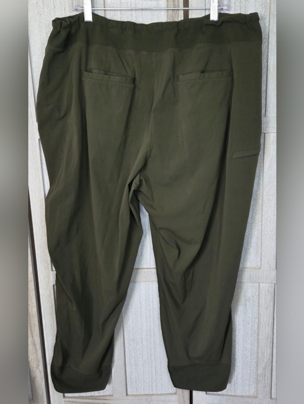 Athleta Womens Trekkie High Rise Jogger Pants Size 20 Aspen Olive Sporty Logo - Picture 3 of 14